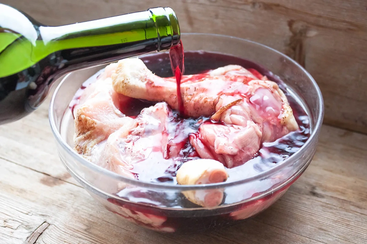 Что будет, если замариновать шашлык в вине? — Вкусное блюдо! Фото © Shutterstock / FOTODOM