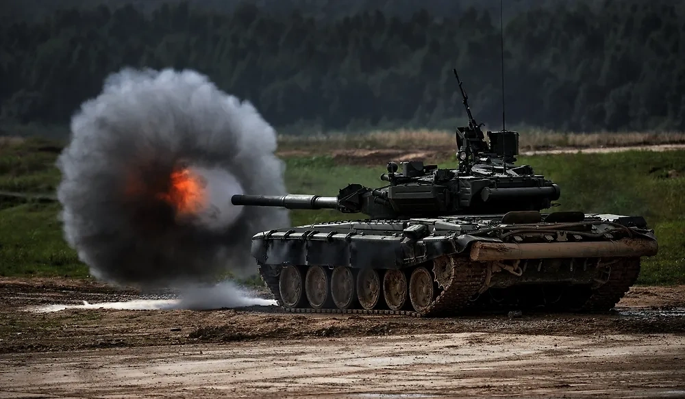 Российский танк. Обложка © Shutterstock / FOTODOM