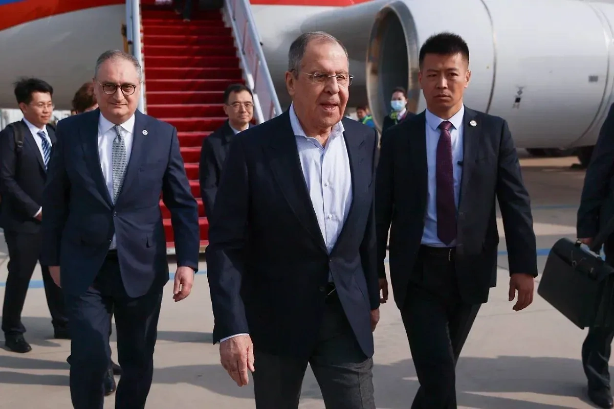 Глава МИД Лавров прибыл в Китай для переговоров с китайским коллегой Ваном И. Обложка © Telegram / МИД РФ