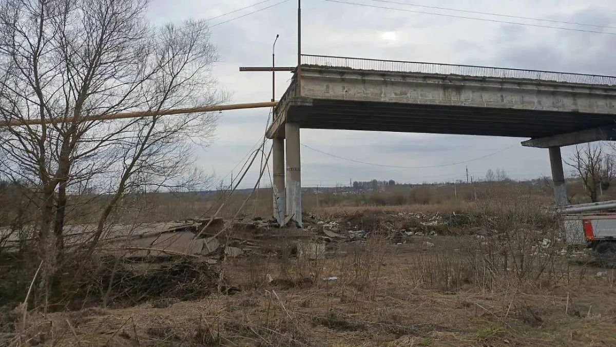 Мост, который обрушился в Смоленской области. Обложка © Telegram / Московская межрегиональная транспортная прокуратура