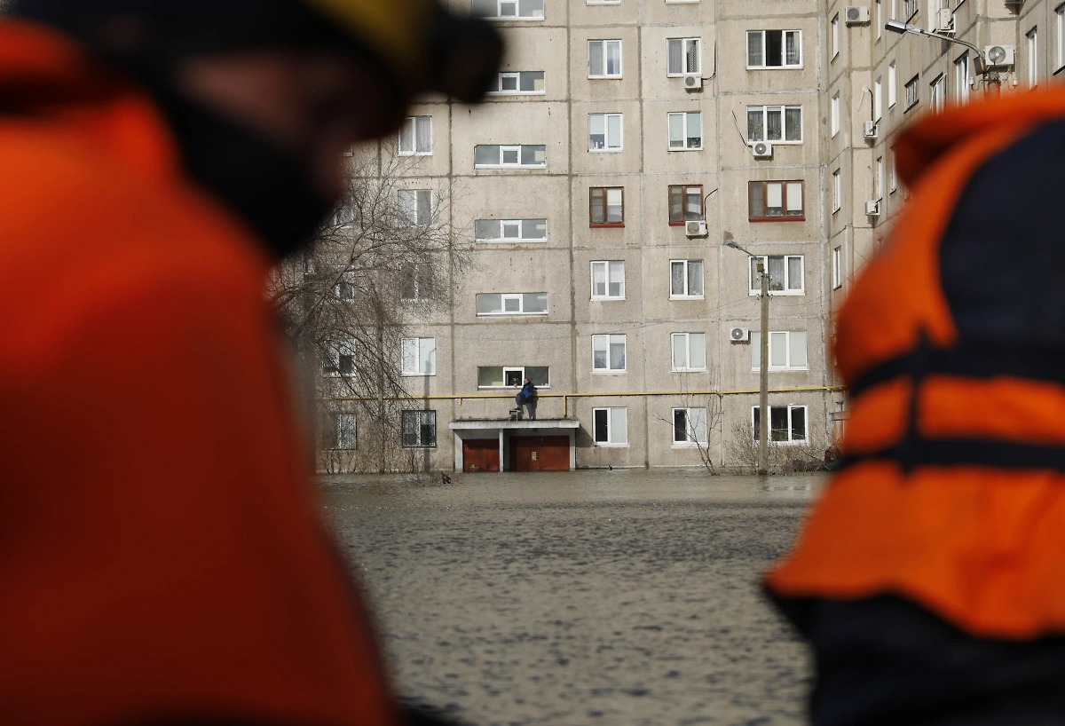 Эвакуация из зоны подтопления в Оренбургской области. Обложка © Life.ru / Андрей Тишин