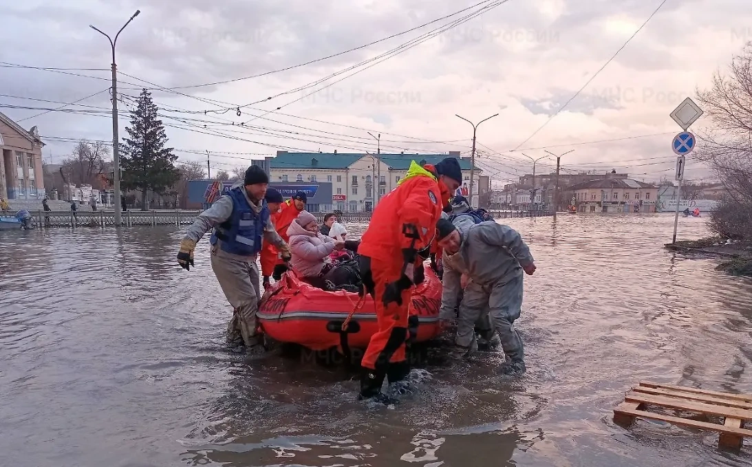 Паводки в Оренбургской области. Обложка © 56.mchs.gov.ru