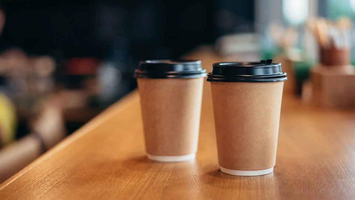 Чай и кофе — вредные продукты, поскольку из-за них желтеют зубы. Фото © Shutterstock / FOTODOM