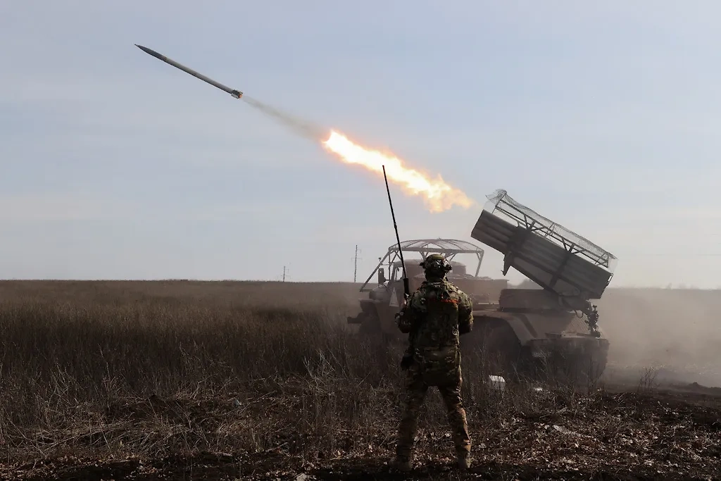 ВС РФ продолжают вести наступательные действия к западу от Очеретина. Фото © ТАСС / Александр Полегенько
