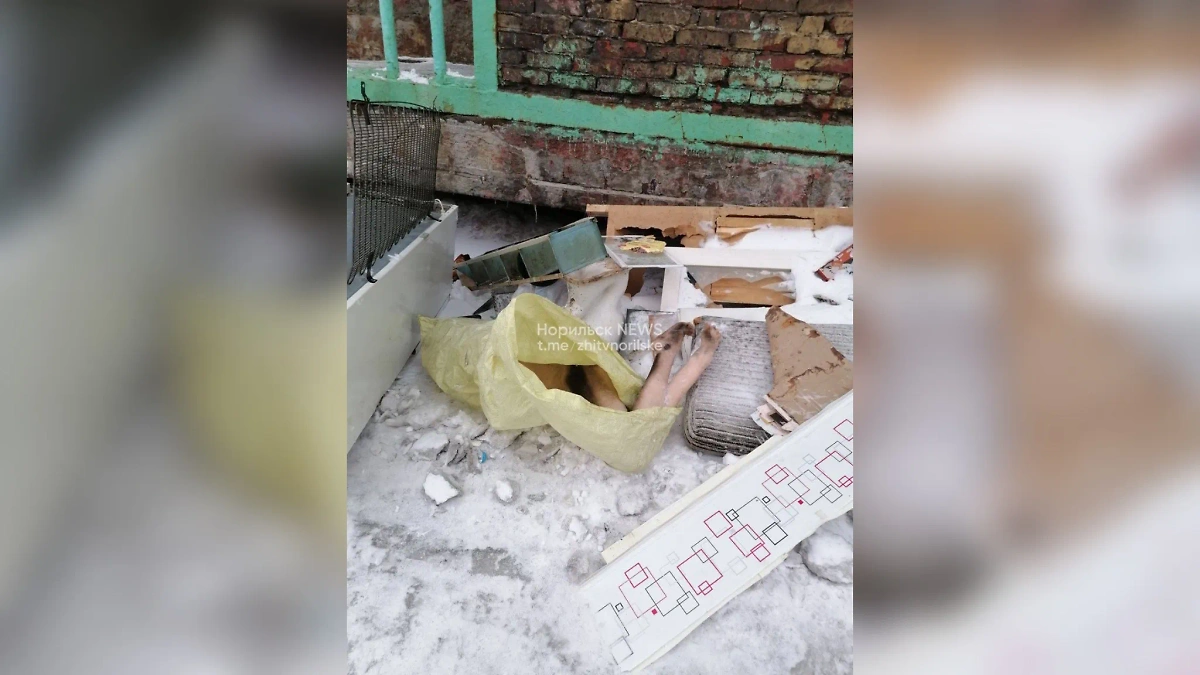 Мужчина принял надувную куклу на свалке в Норильске за убитую женщину