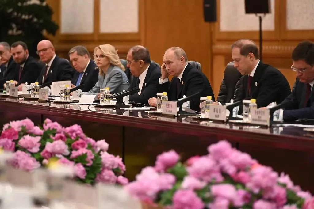 Путин на переговорах в Пекине. Фото © Life.ru / Павел Баранов