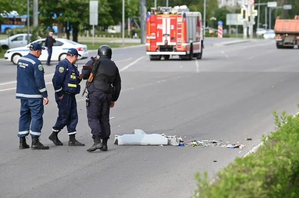 Обломки БПЛА в Белгороде. Обложка © Telegram / Настоящий Гладков