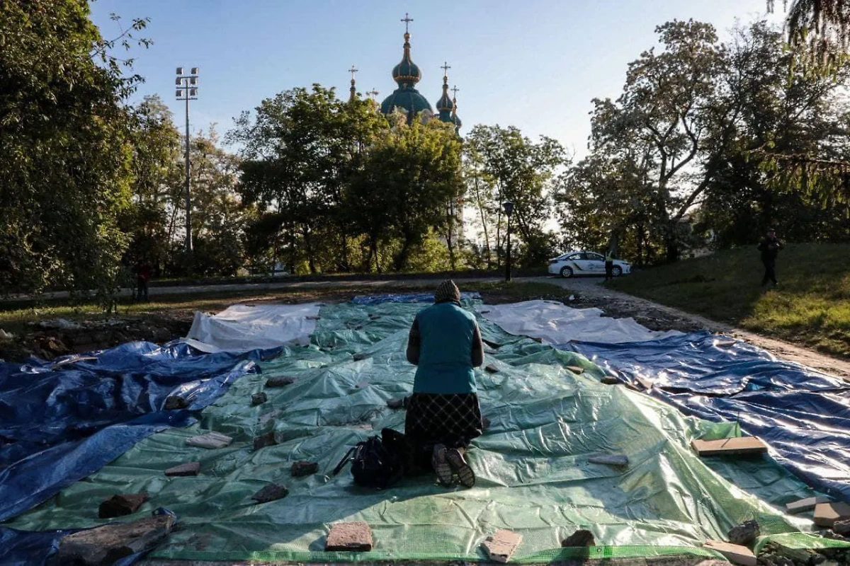 Место в Киеве, где стояла Владимиро-Ольгинская часовня Десятинного храма до сноса. Обложка © Telegram / Десятинный монастырь