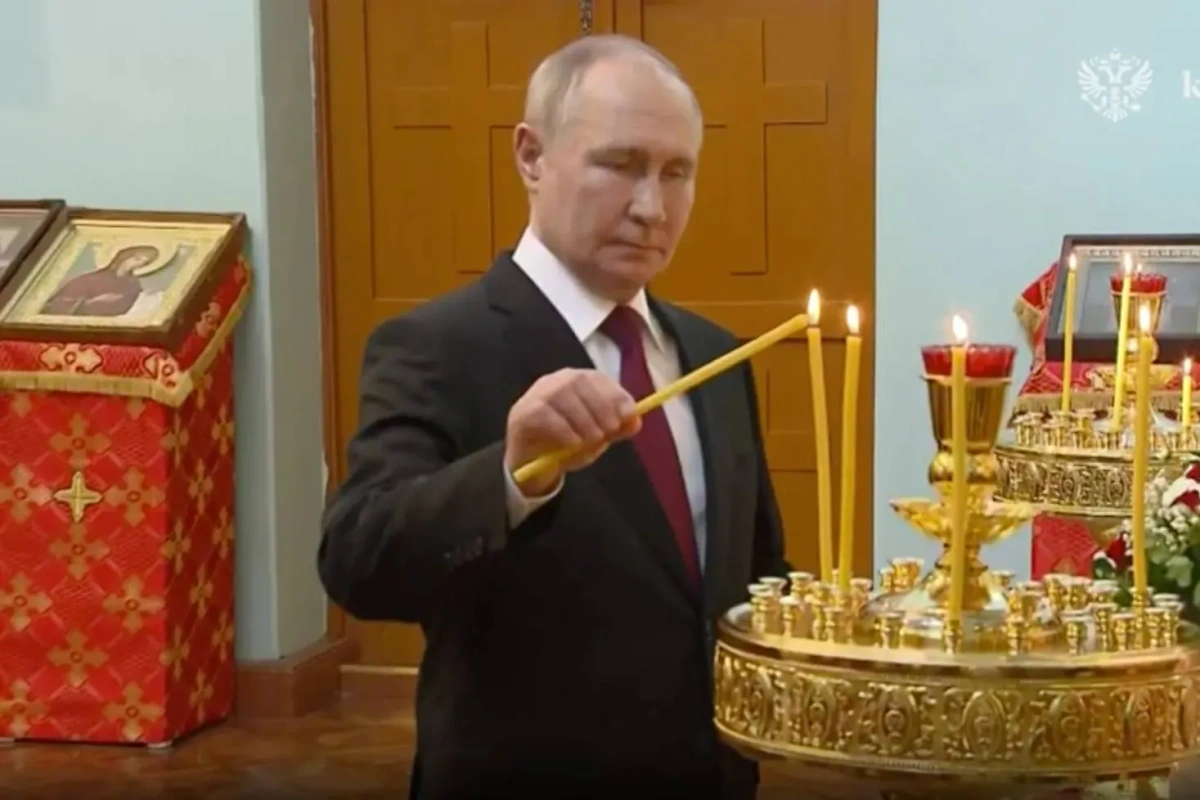 Путин в храме Покрова Пресвятой Богородицы в Харбине. Фото © Telegram / Кремль. Новости