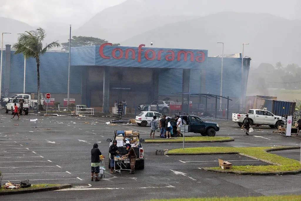Ситуация на фоне беспорядков в Новой Каледонии. Обложка © ТАСС / Chabaud Gill / ABACA
