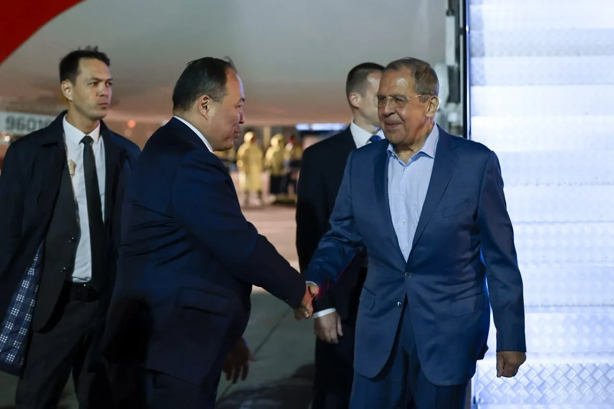 Сергей Лавров прибыл в Астану для участия во встрече глав МИД стран ШОС. Обложка © Telegram / МИД России
