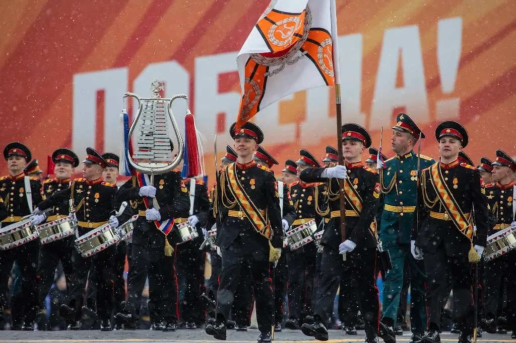 Парад Победы на Красной площади 9 Мая. Обложка © Life.ru / Андрей Тишин