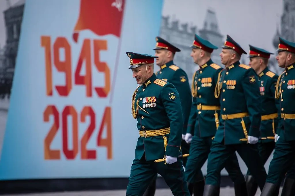 Парад Победы на Красной площади 9 Мая. Обложка © Life.ru / Андрей Тишин