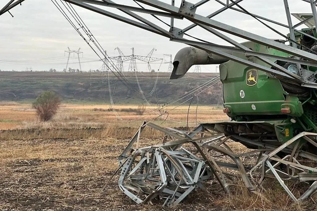 Повреждённые линии электропередачи на Украине. Фото © Telegram / "Укрэнерго"