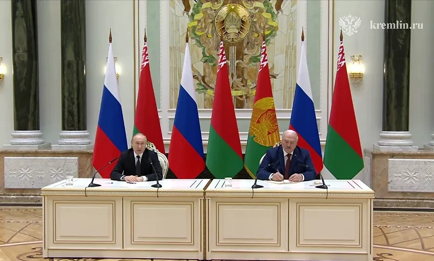 Владимир Путин и Александр Лукашенко. Обложка © Telegram / Кремль. Новости