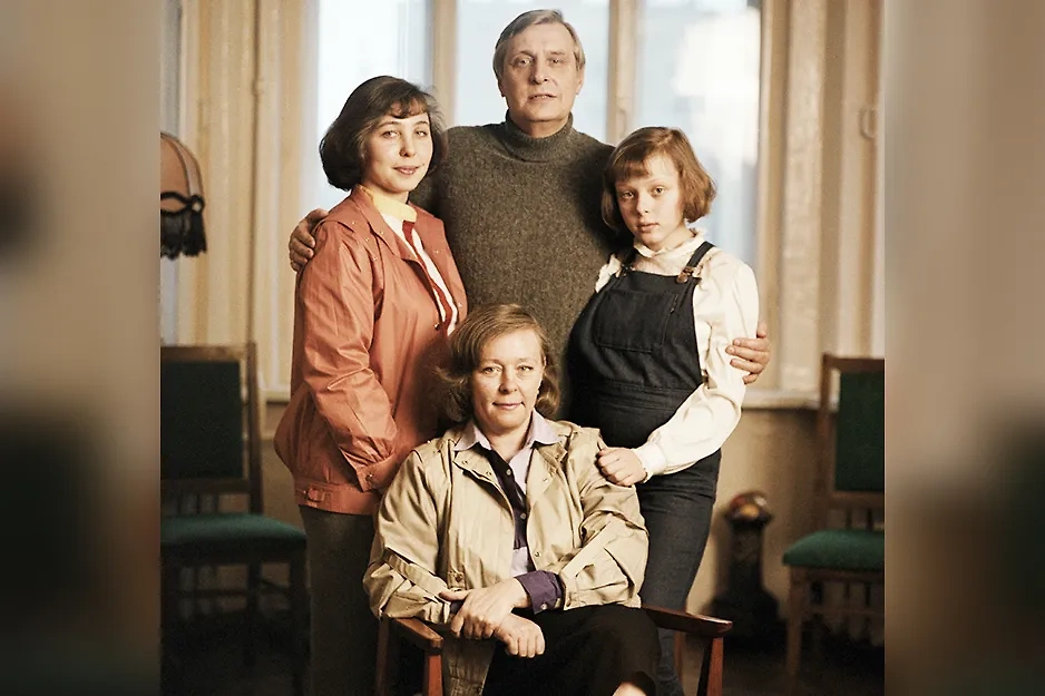Знаменитости и семья: редкие кадры из семейных архивов советских звёзд. Фото © ТАСС / Юрий Белинский