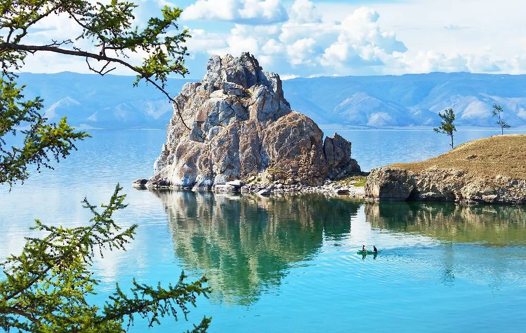 Крупнейший остров озера Байкал Ольхон. Обложка © Shutterstock / FOTODOM