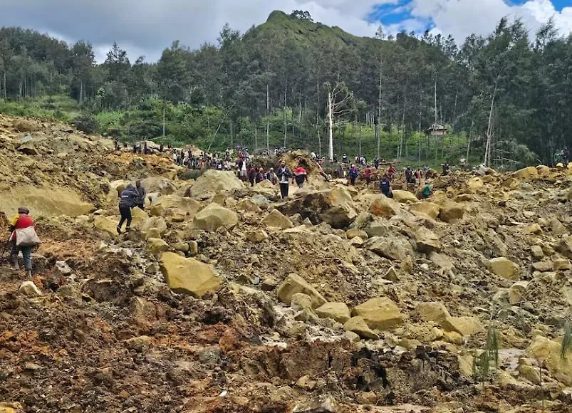 Более 2 тысяч человек погребены под оползнем в Папуа – Новой Гвинее. Фото © X / TrueDispatch