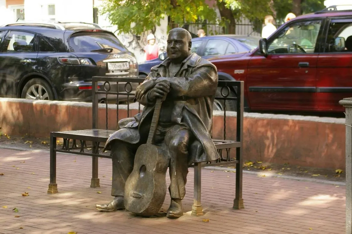 Памятник Михаилу Кругу на бульваре Радищева в Твери. Фото © Wikipedia