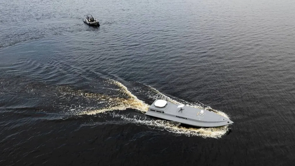 Морской дрон ВСУ. Обложка © ТАСС / AP / Evgeniy Maloletka