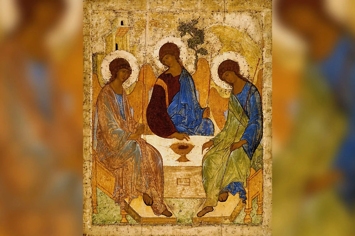 Троица — величайший христианский праздник, празднуемый в 50-й день Пасхи в память сошествия Святого Духа на апостолов. Фото © Wikipedia / Андрей Рублёв