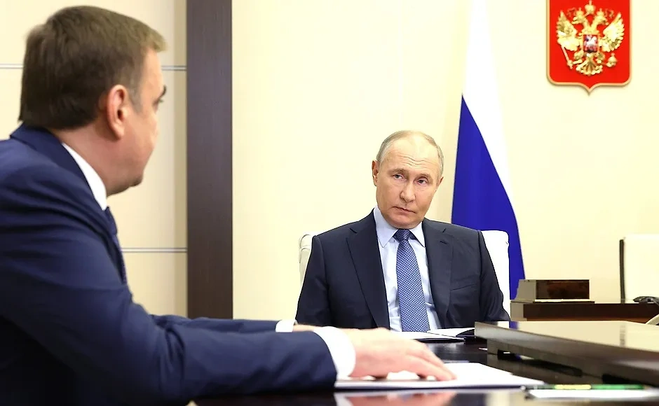 Алексей Дюмин и Владимир Путин. Обложка © Kremlin.ru