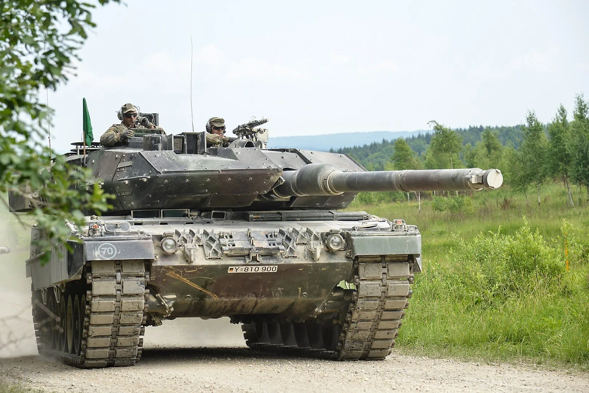 К 1990-м славные дни "Леопарда-1" стали угасать, он уступил ведущую роль более современной и модернизированной версии — танку "Леопард-2". Фото © Wikipedia 