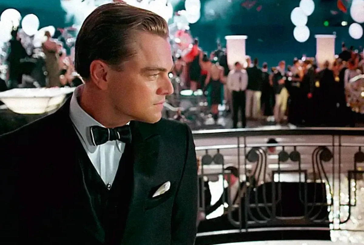 Чтобы разбогатеть, нужно мыслить глобально. Например, поставить перед собой цель открыть не просто кофейню, а сеть заведений в стране и за границей. Фото © "Великий Гэтсби" (2013), режиссёр Баз Лурман, сценаристы Баз Лурман, Крэйг Пирс, Фрэнсис Скотт Фицджеральд / Kinopoisk