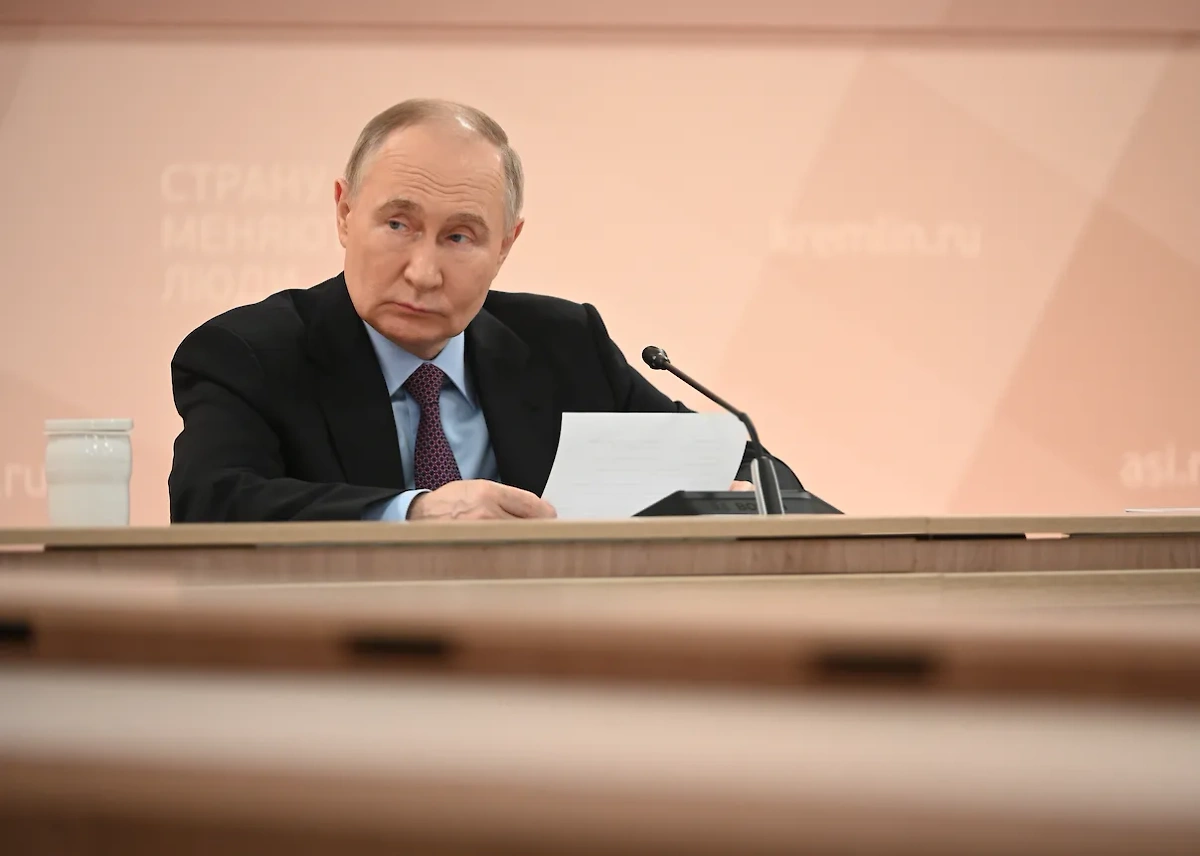 Президент РФ Владимир Путин. Обложка © Life.ru / Павел Баранов