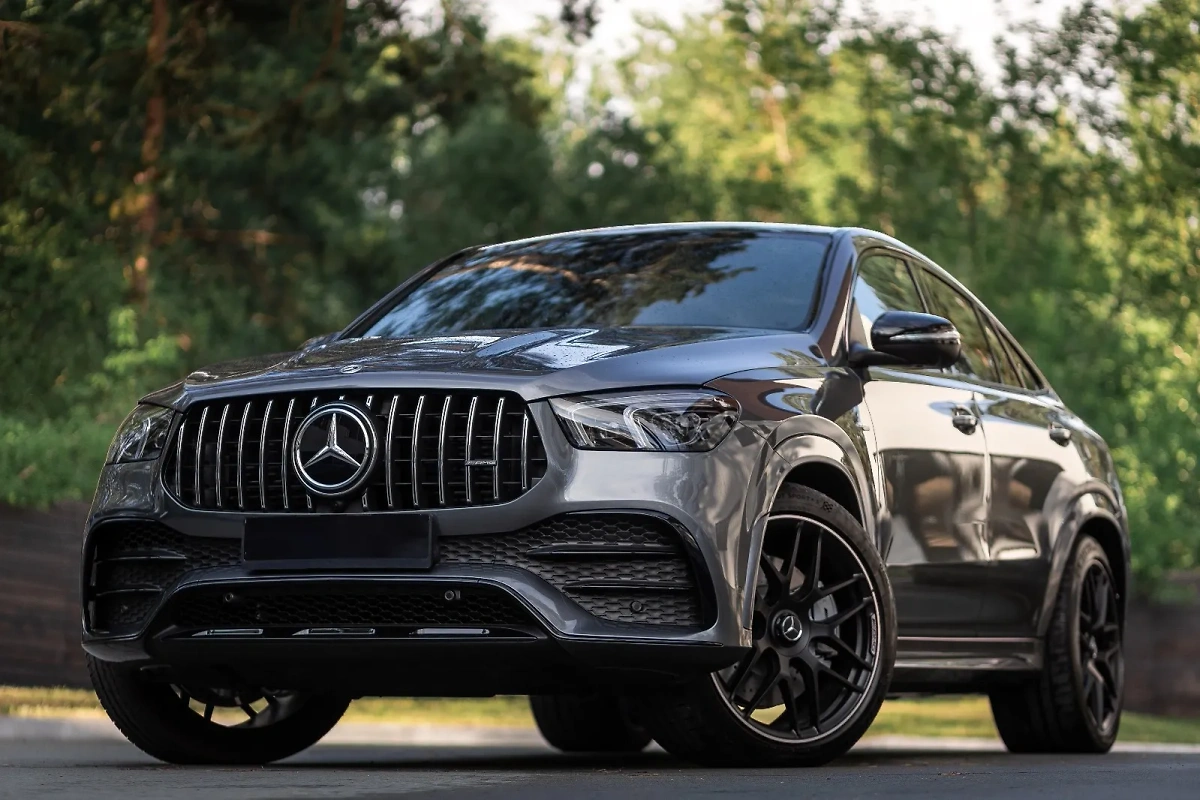 Престижный Mercedes-Benz GLE Coupe AMG 53. Такой же находится в гараже у супруги генерала Елизаветы Шамариной. Фото © Shutterstock / Everyonephoto Studio