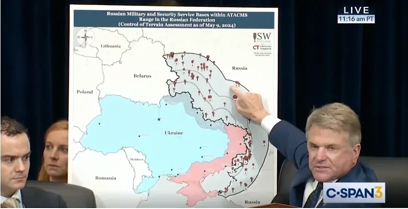 Конгрессмен Майкл Маккол показал на заседании карту России с зоной поражения ракетами США © Кадр видео C-SPAN