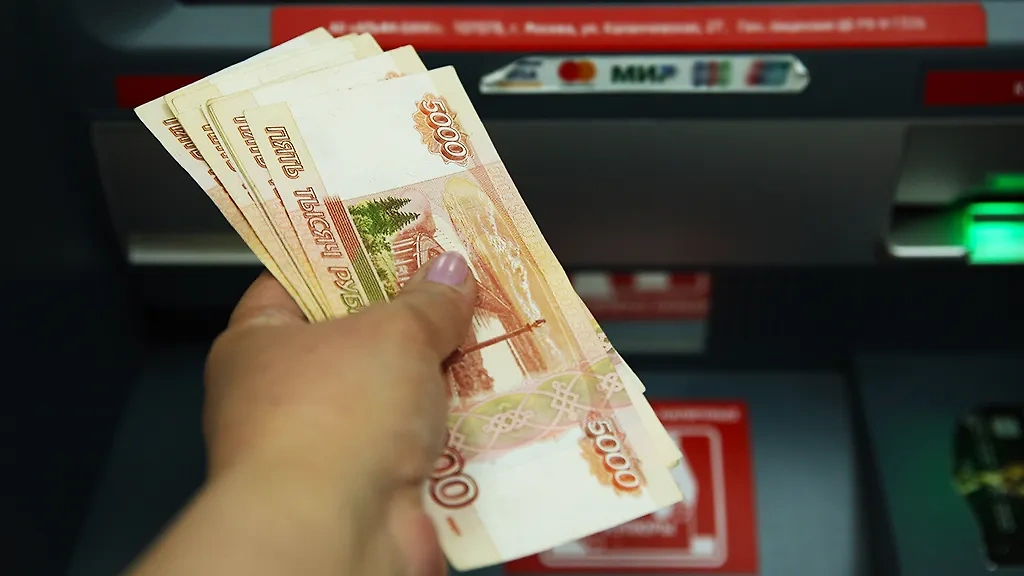 Экономисты рассказали, как выбрать вклад в банке. Обложка © ТАСС / Ольга Зиновская