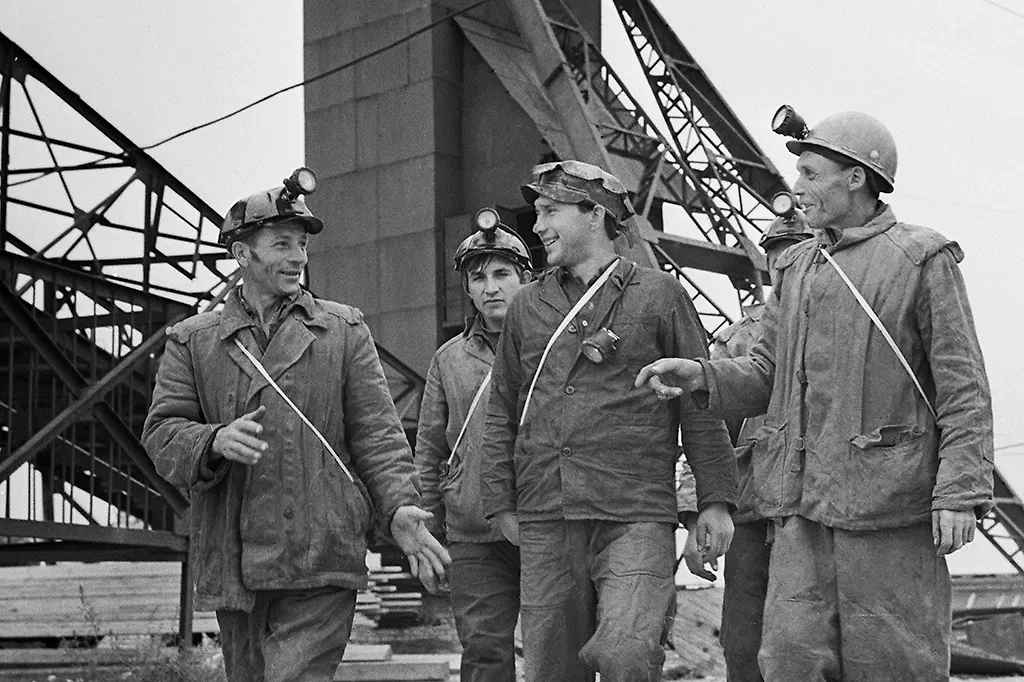 Какие профессии в СССР особенно ценились? Буровики и шахтёры. Фото © ТАСС / Николай Кузнецов
