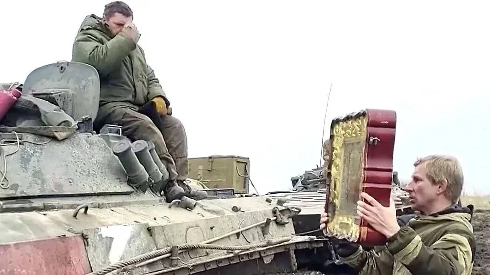 Вера спасает российских солдат на поле боя. Фото © spastv.ru