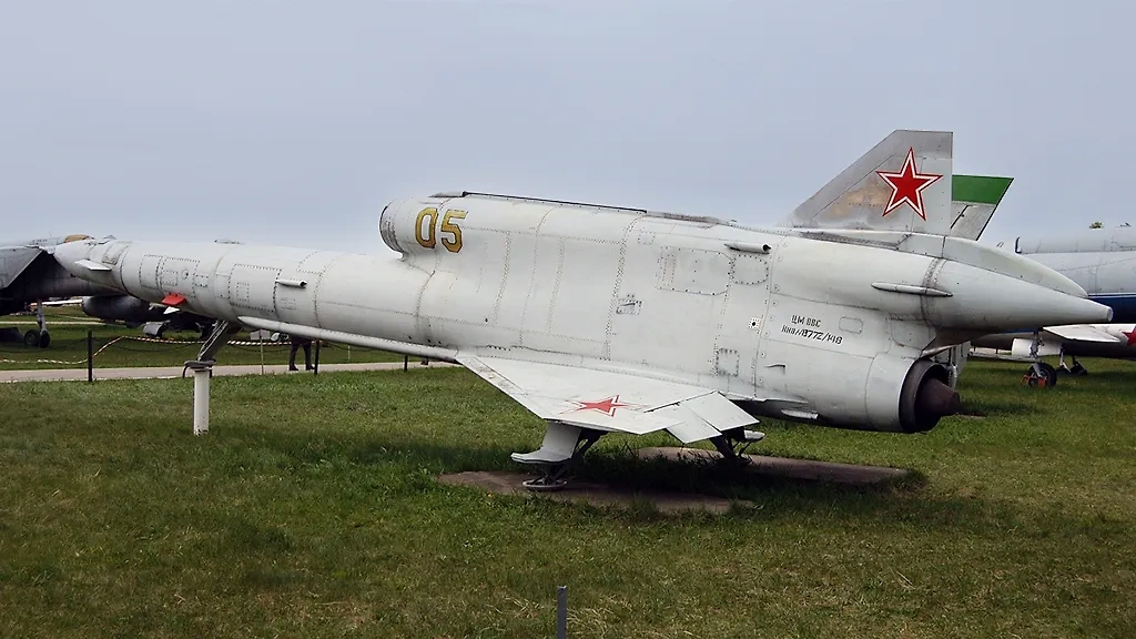 Советский беспилотный летательный аппарат Ту-141 "Стриж" — это уникальная разработка, появившаяся в 1970-х годах. Обложка © Wikipedia / Павел Аджигильдяев