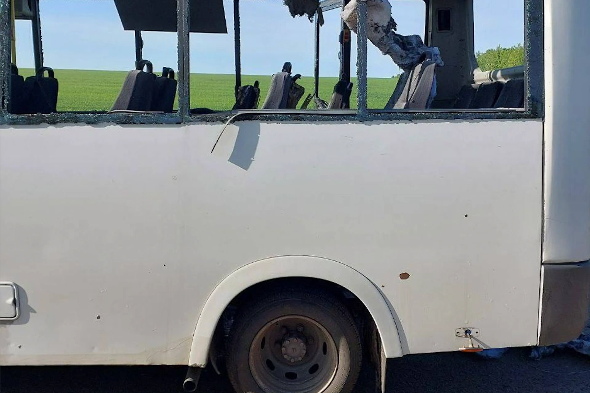 Автобус "Агро-Белогорье" после атаки дрона ВСУ. Фото © Telegram / Настоящий Гладков
