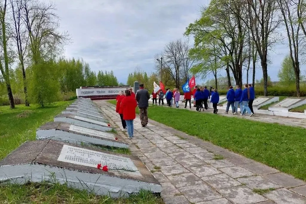 Народный фронт доставил "Огонь памяти" в 14 стран мира и 100 городов России. Обложка © Telegram / Огонь памяти