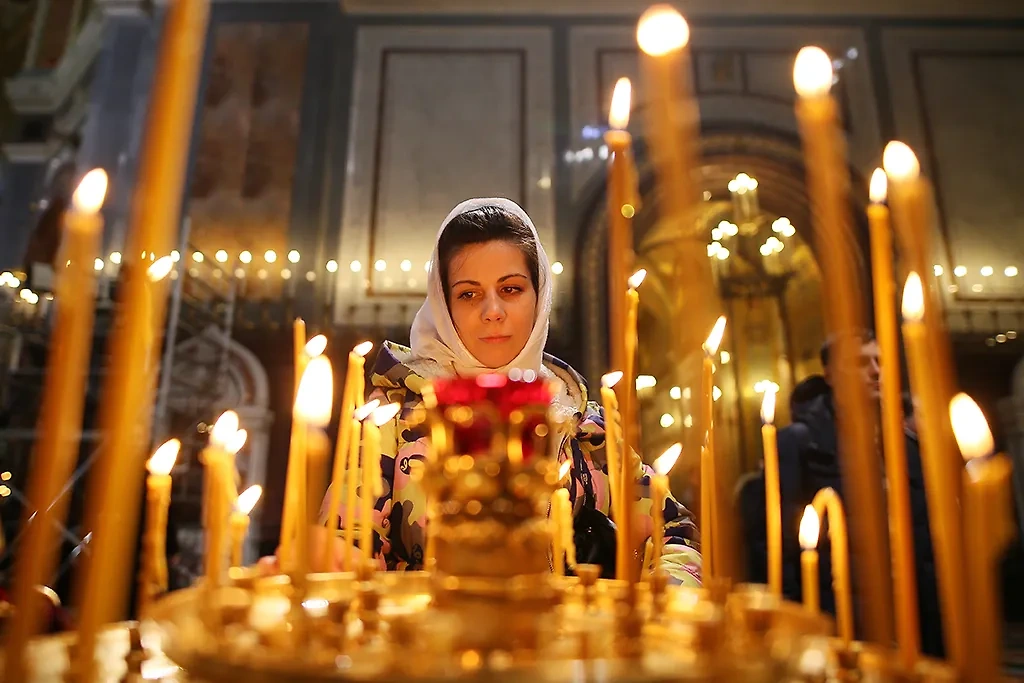 9 мая Православная церковь отмечает День поминовения усопших воинов. Фото © ТАСС / Сергей Бобылев