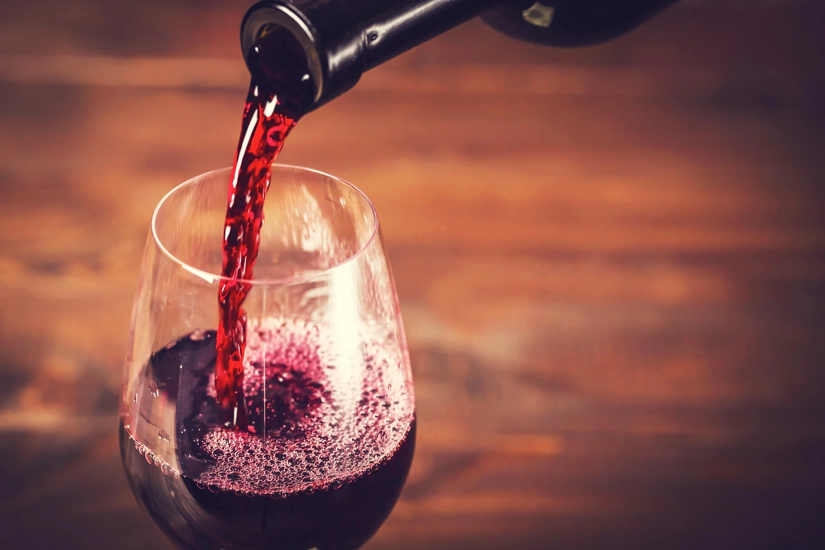 Итальянское и испанское вино подорожает на 35%. Обложка © Shutterstock / FOTODOM