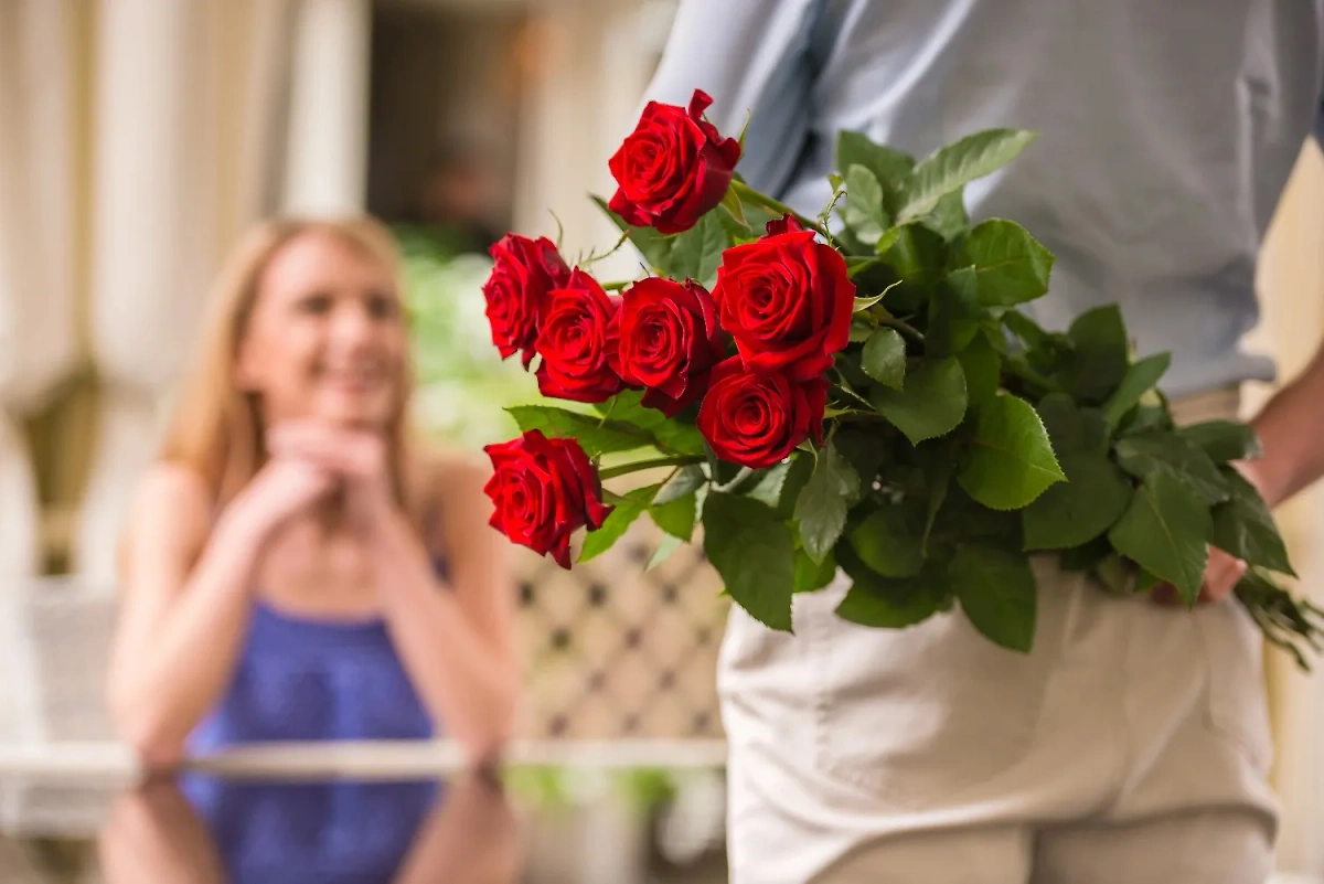 Розы — опасные цветы, которые принесут в жизнь женщины беды и поводы для слёз. Фото © Shutterstock / FOTODOM