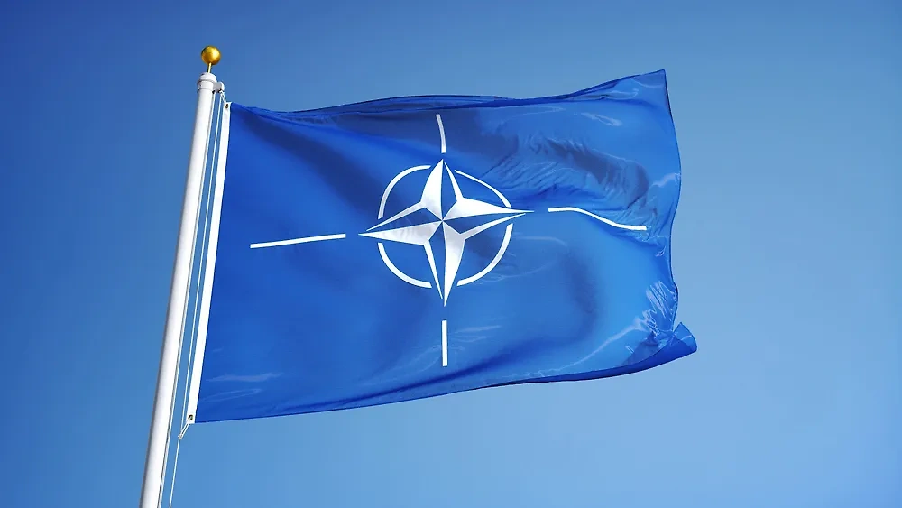 Флаг НАТО. Обложка © Shutterstock / FOTODOM
