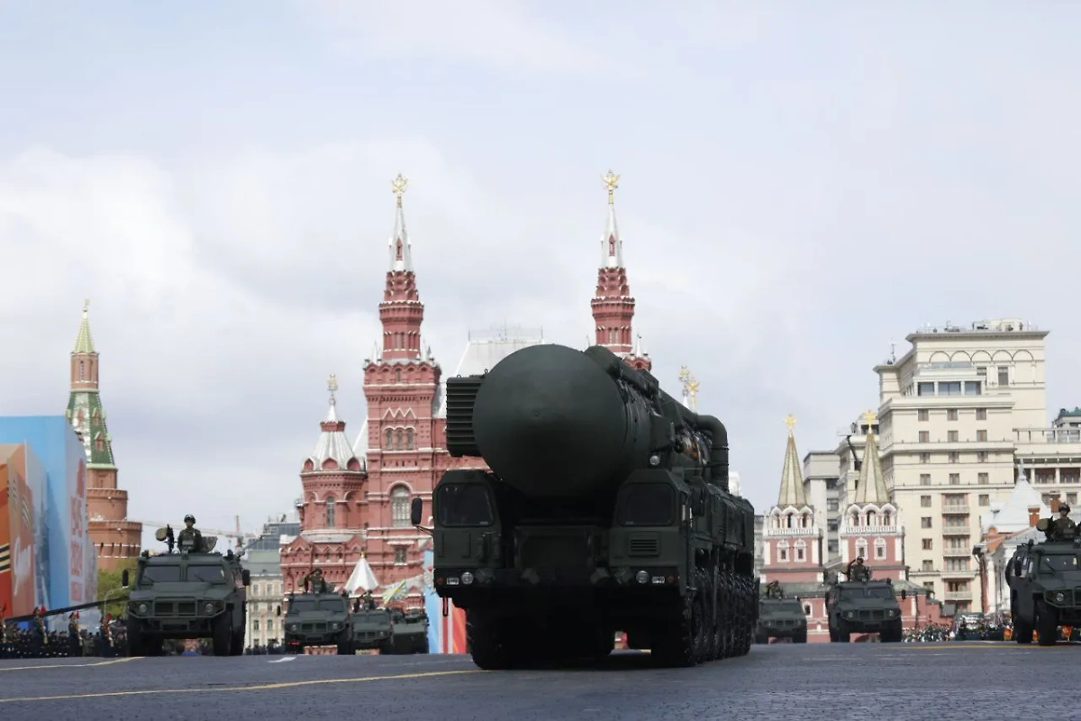 По брусчатке Красной площади прошли парадные расчёты военной техники. Фото © Life.ru