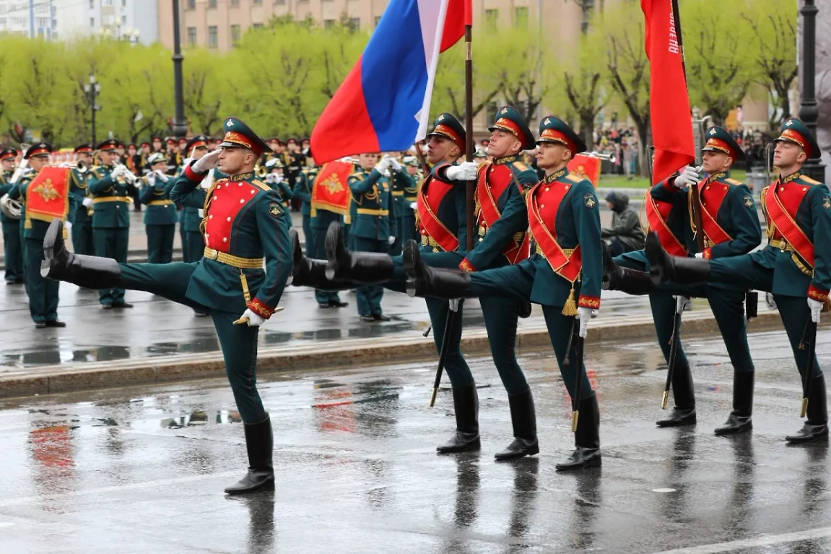 Военный парад в Хабаровске. Обложка © Telegram / Минобороны РФ