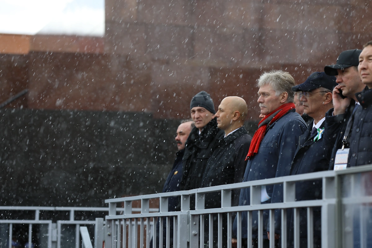 Представитель Кремля Дмитрий Песков на Параде Победы на Красной площади. Фото © Life.ru