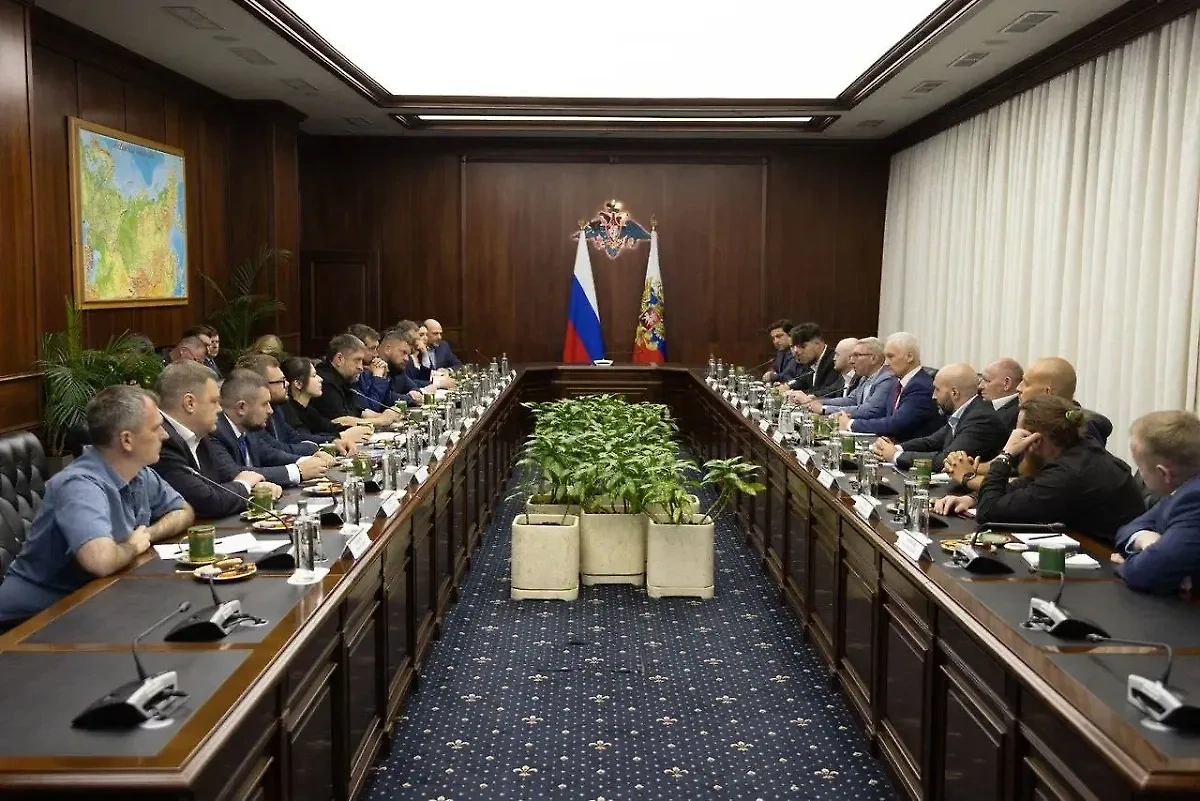 Встреча с министром обороны России Андреем Белоусовым. Обложка © Telegram / Репортёр Руденко V