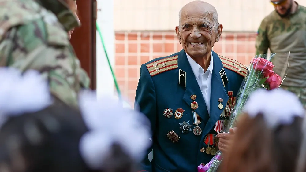 Военная пенсия за выслугу лет в 2024 году. Фото © ТАСС / Александр Река