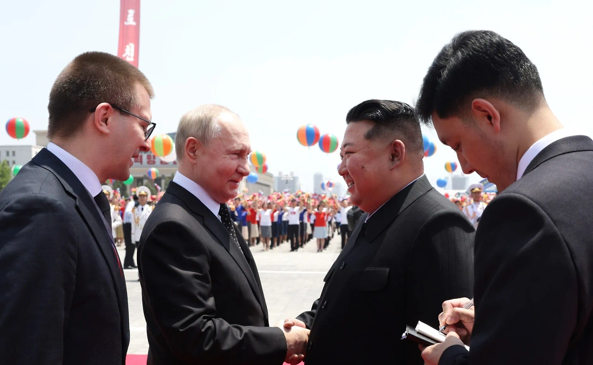 Путин с Ким Чен Ыном в Пхеньяне. Обложка © Кremlin.ru