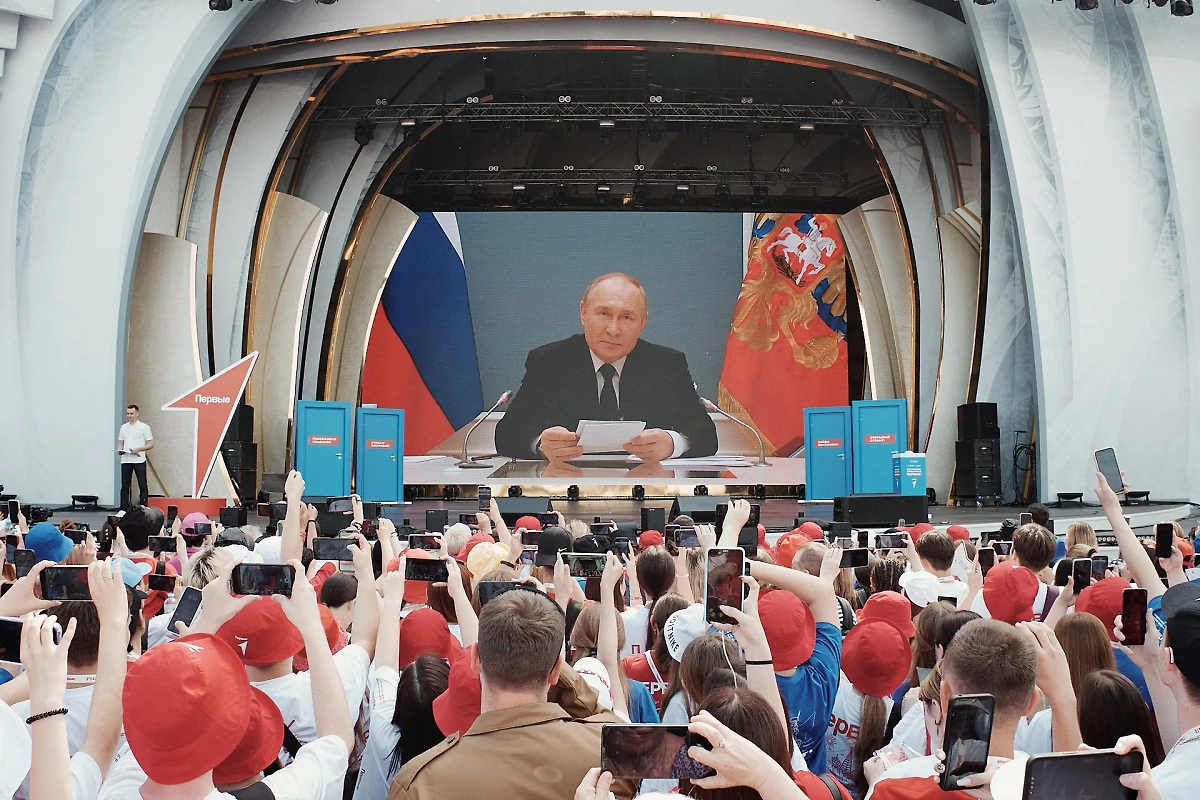 Владимир Путин на открытии фестиваля "Движение первых" в Москве. Фото © Пресс-служба "Движения первых"