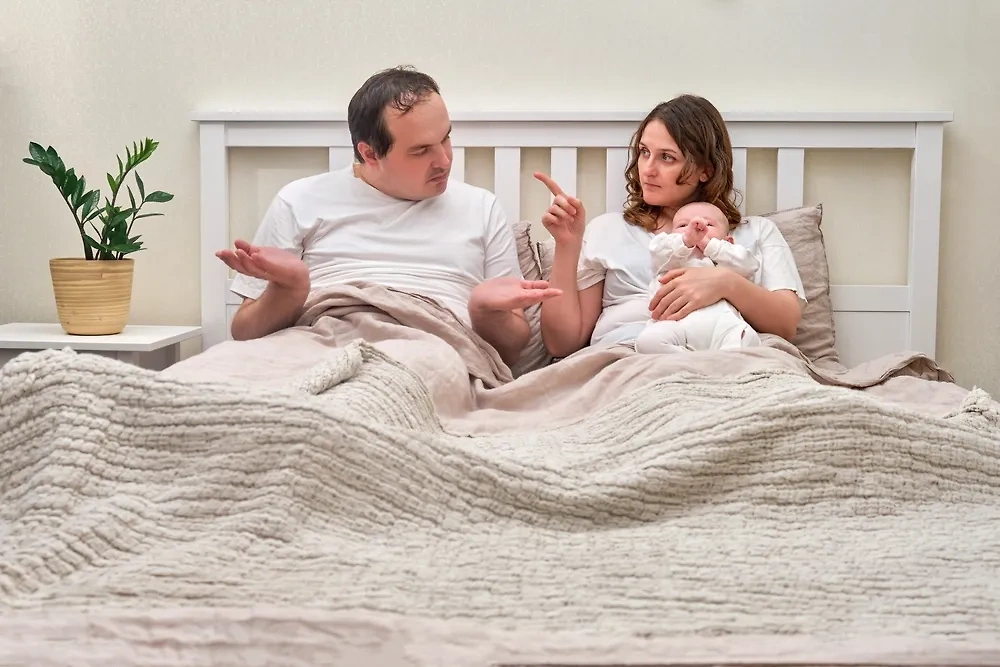 Психолог раскрыла, как не быть тревожным родителем. Обложка © Shutterstock / FOTODOM / Zhuravlev Andrey
