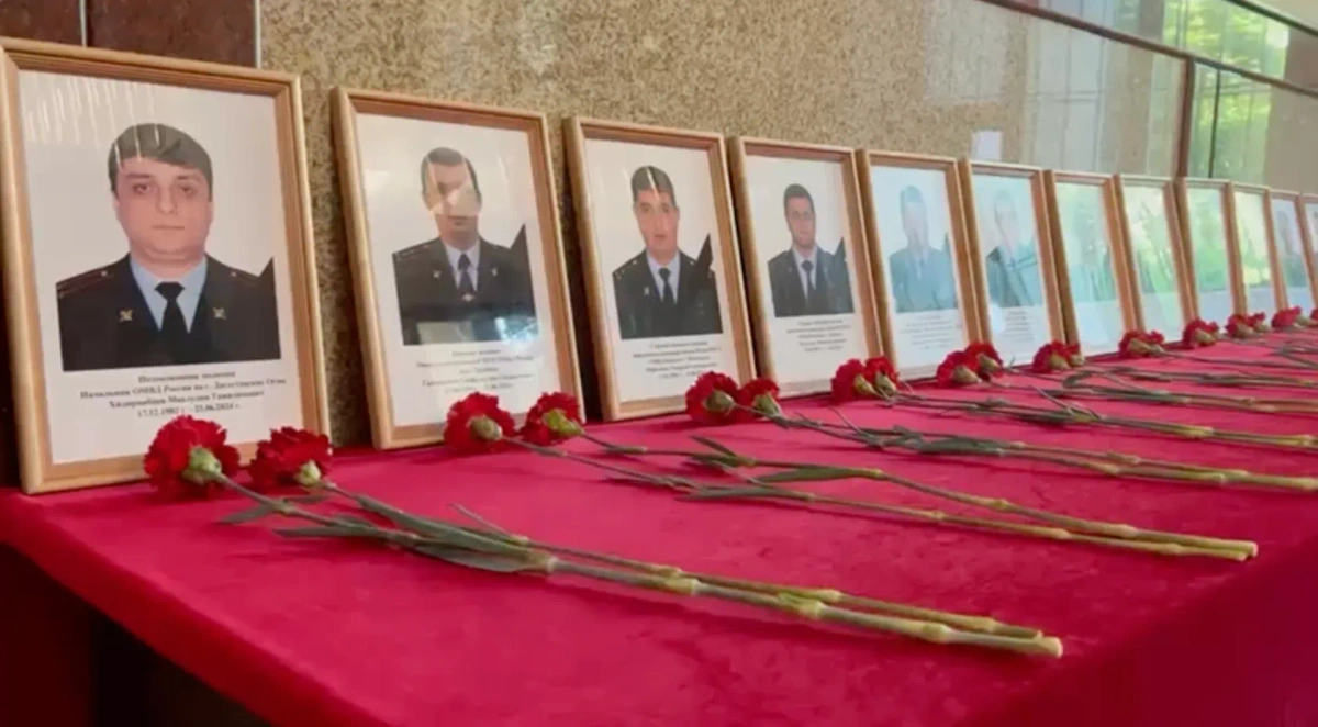 Фотографии полицейских, которые погибли в результате терактов в Дагестане. Обложка © Telegram / Айна Гамзатова
